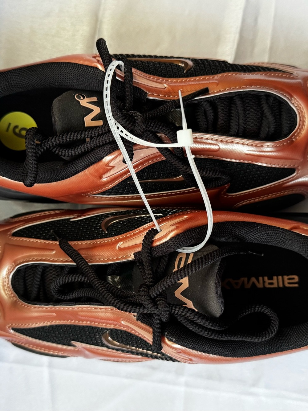 Nike Air Max Muse Low Top Sneakers Black/Rose Gold women’s US 9 (IQ9604-010)